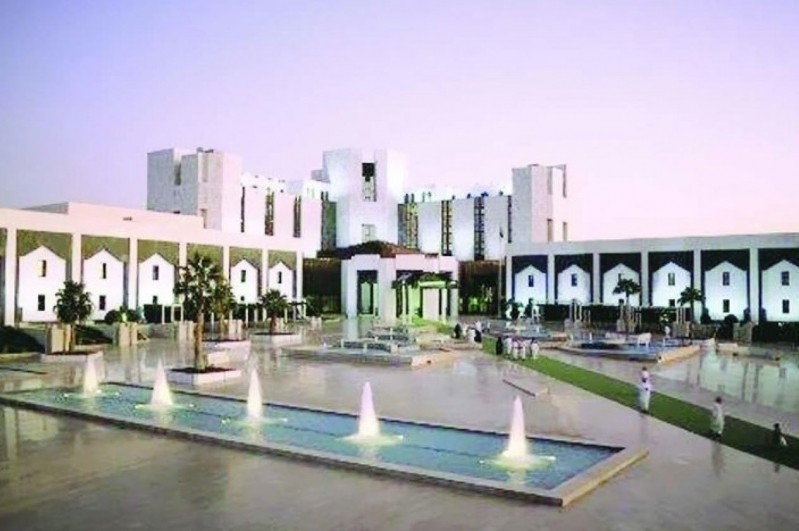 وظائف إدارية بوزارة الصحة 1445لدى مستشفى الملك خالد التخصصي للعيون بالرياض للجنسين رواتب 14,000 ريال